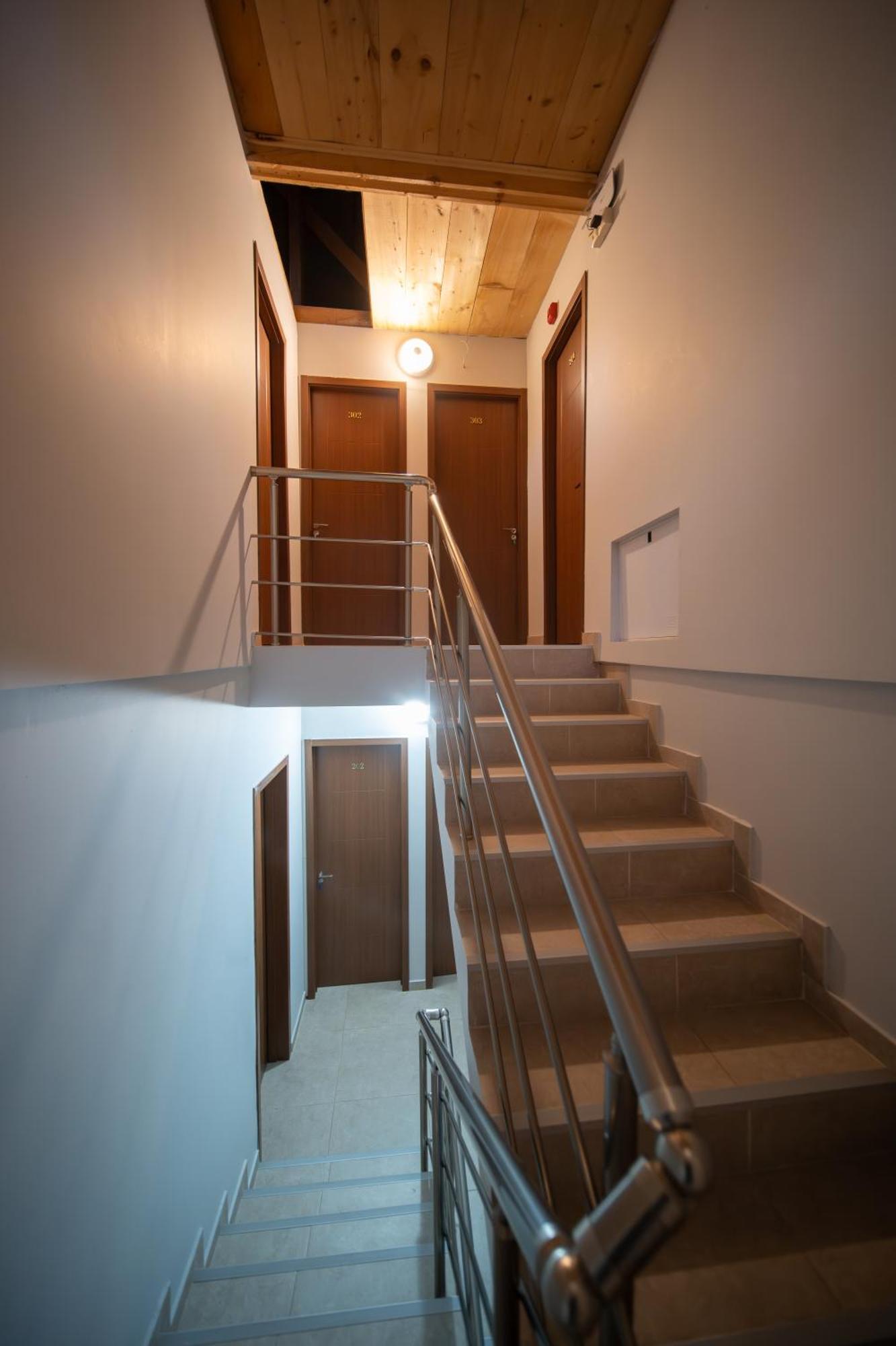 Hotel Khulo Lnn Экстерьер фото