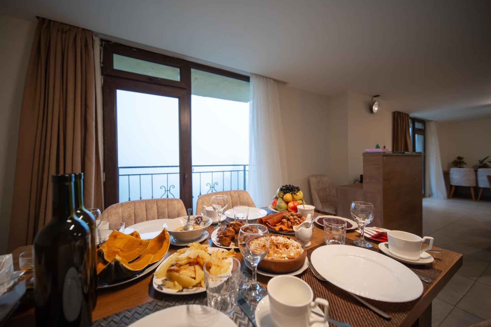 Hotel Khulo Lnn Экстерьер фото