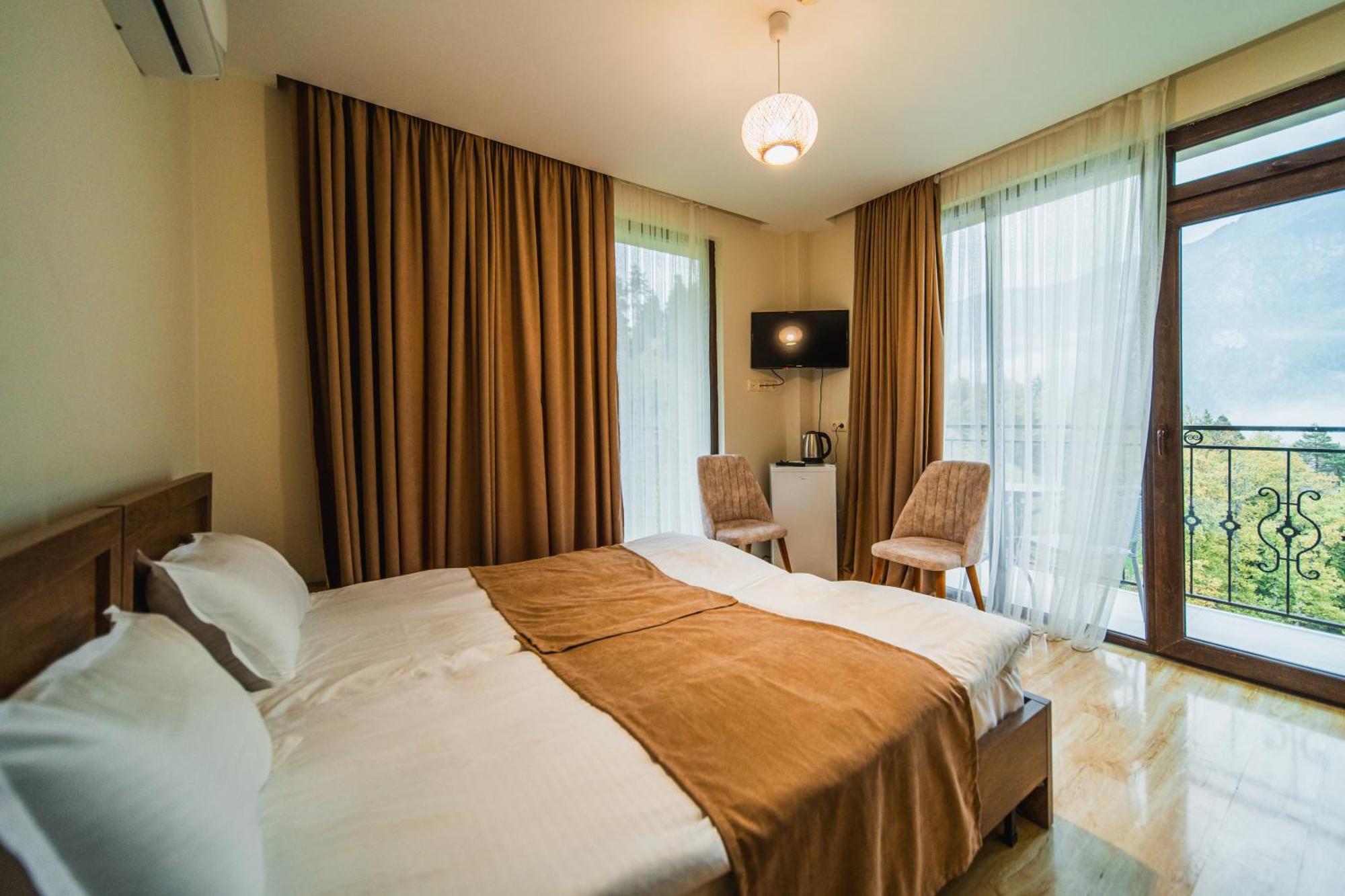 Hotel Khulo Lnn Экстерьер фото
